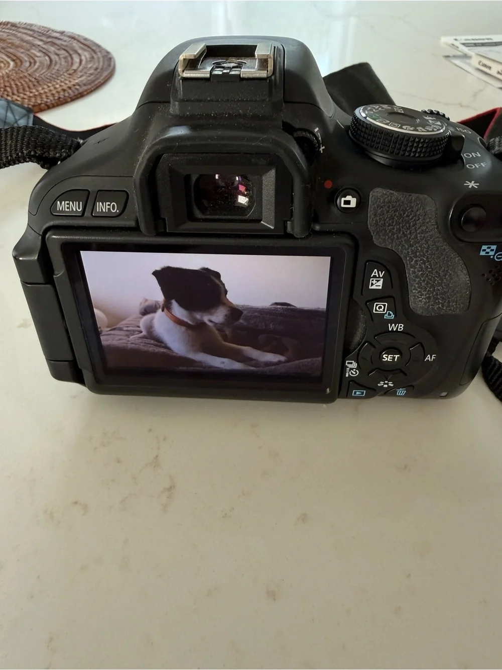 Canon EOS Rebel T3 / 600D DSLR Camera Kit - black